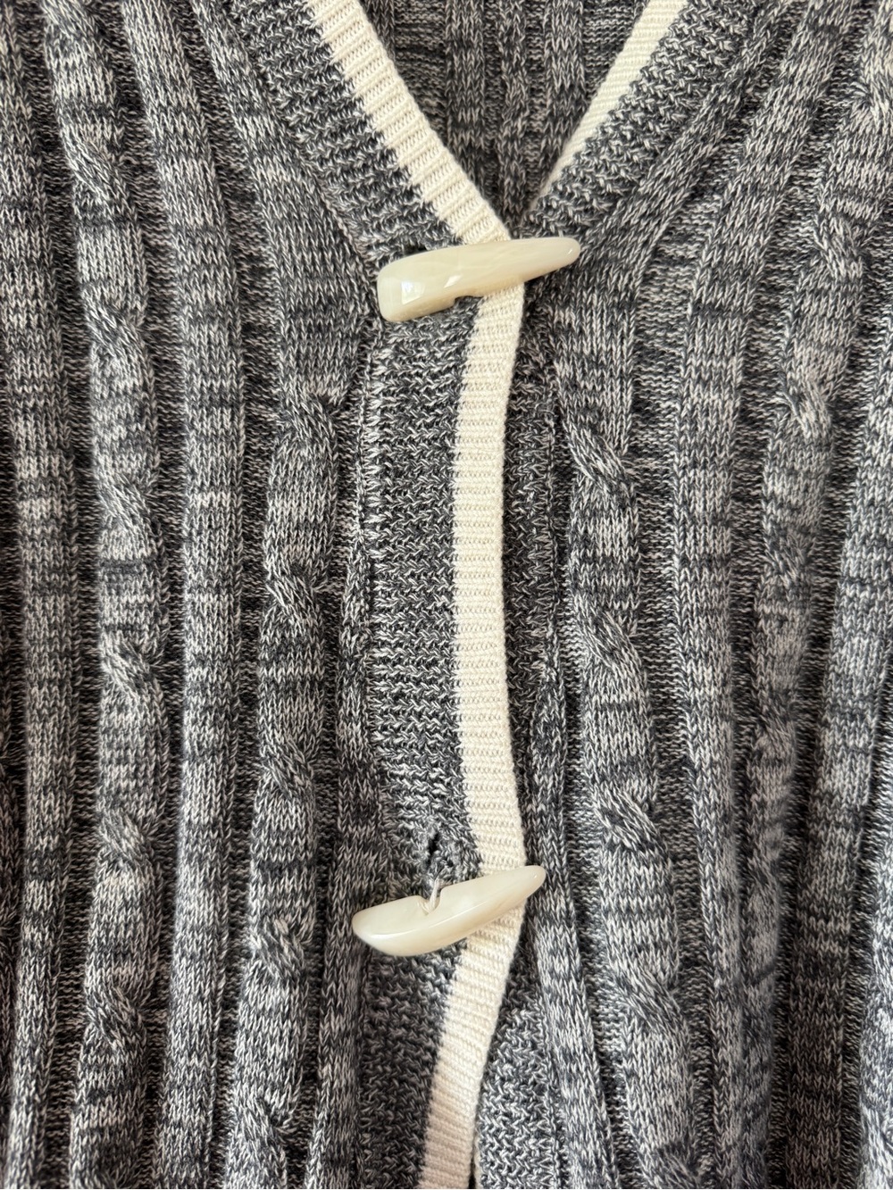 Momcozy Knit Nursing Shawl - Picture 3 of 4